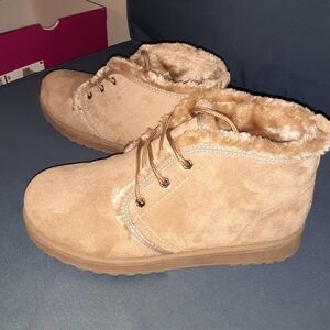 Womens taupe seude boots